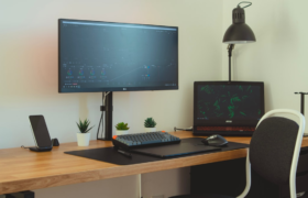 Frühjahrsputz ist da – So räumen Sie Ihren Schreibtisch ordentlich auf