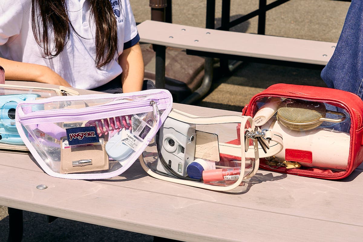 Ich habe Stadiontaschen eingekauft, damit du dich nicht darum kümmern musst