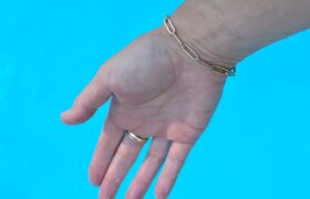 Schmuckpflege im Sommer: Hitze, Schweiß und weitere Herausforderungen